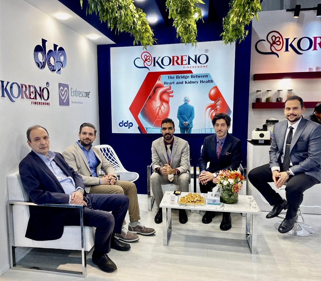 گفت‌وگوی نمایندگان دارو درمان پارس با متخصصان قلب در کنگره